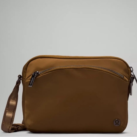 Lululemon City Adventurer Crossbody Bag 2.5L color burnt caramel - Picture 1 of 3